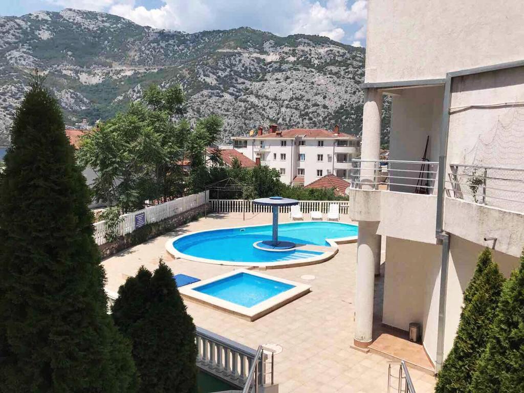Roman Garden Apartment ริซาน ภายนอก รูปภาพ